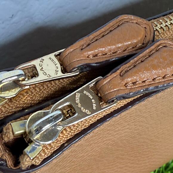 Coach Double Corner Zip Wristlet In Polished Pebble Leather - Picture 3 of 6